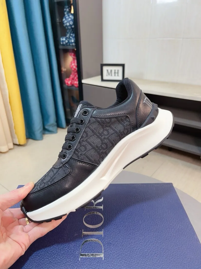 Men's men's shoes 💰438🌹🌹【Dior】Best-selling official website world premiere🔝High-end men's shoes brand official website latest series: The upper is made of imported cowhide with specially designed fabrics➕Mesh breathable lining. Make walking more convenient and comfortable! Compared with the official quality, Midea’s 1:1 replica. Create a fashionable personality to set off your uniqueness! A must-have for trendy men! Classic style. Men's sizes: 38-44.